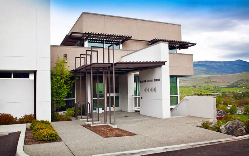 Ashland Surgery Center exterior on Main Street in Ashland, Oregon